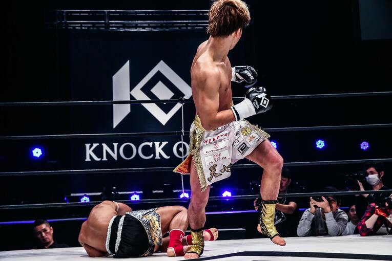 2016年12月5日の『KNOCK OUT vol.0』、那須川天心のバックスピンキック　©Susumu Nagao