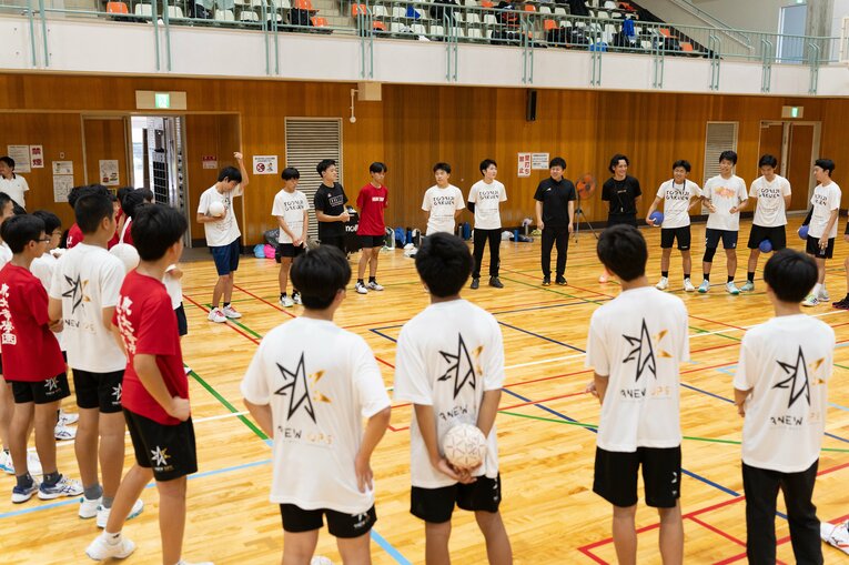 現在は中高あわせて50人を越える部員が熱量を持って練習に参加している　©Shiro Miyake