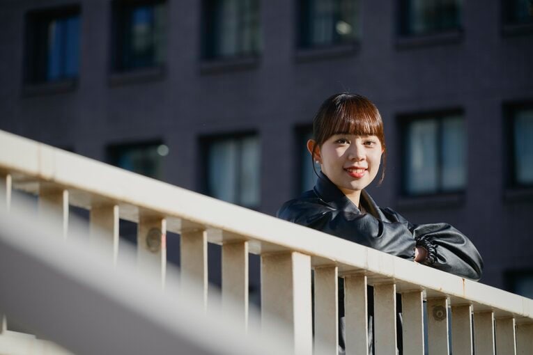 青学大3年生で、Tリーグでもプレーするカットマン・小林りんご【スワイプするとそのほかの写真もご覧になれます】　©Hirofumi Kamaya