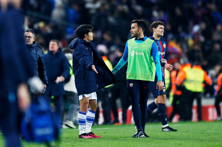 「クボのことは知ってるよ」バルササポに久保建英が笑顔で… 放送なしが惜しい「名手ブスケッツが声を荒げた」鮮烈プレー〈現地撮影〉(53)