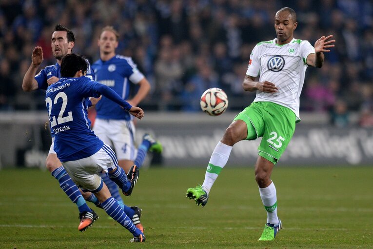 内田篤人とマッチアップしたころのナウド©Getty Images