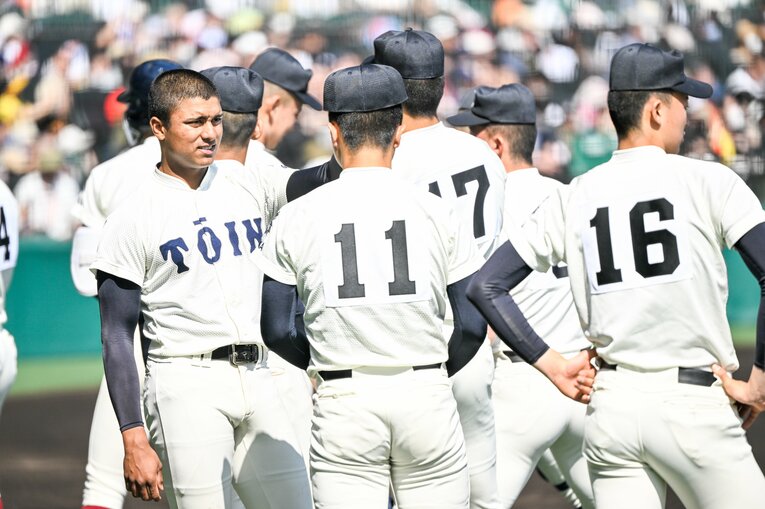 ベンチでもチームの雰囲気作りに一役買っているラマル ©Nanae Suzuki