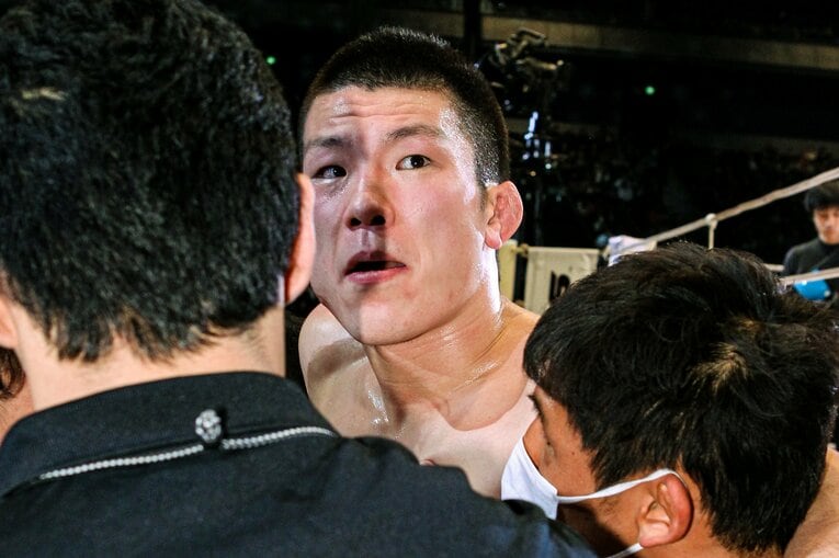 長島☆自演乙☆雄一郎にまさかの敗北を喫した青木真也　©Susumu Nagao