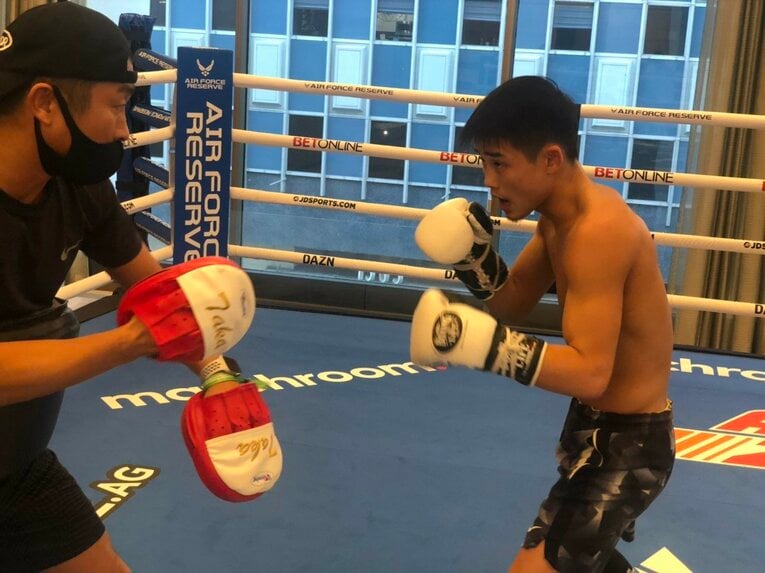 防衛戦に向けてアメリカでトレーニングする京口〈本人提供〉