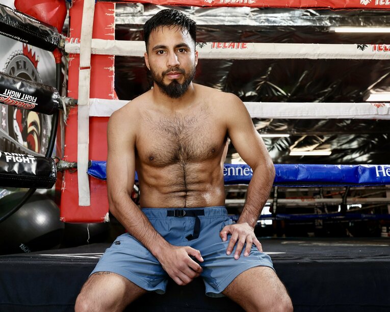 ラモン・カルデナス　©︎Mikey Williams/Top Rank