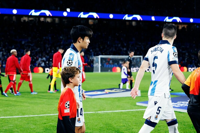 試合開始前の入場　©Daisuke Nakashima