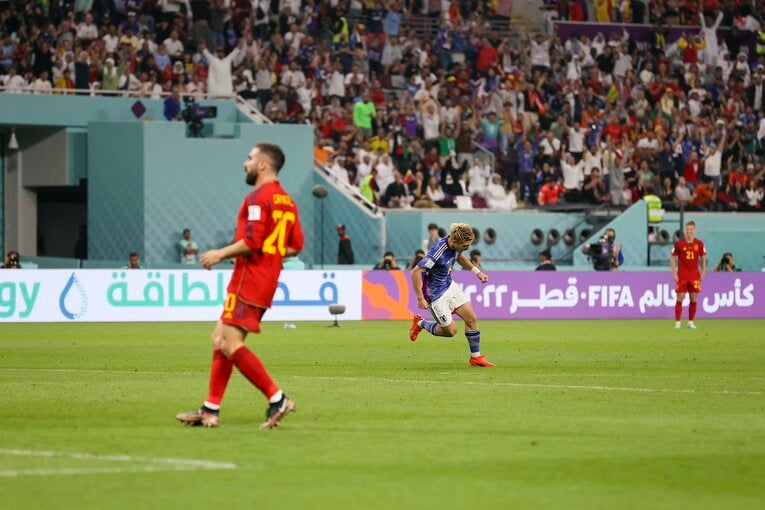 堂安律の同点ゴール連続写真（5枚目／全12枚）©Kaoru Watanabe/JMPA