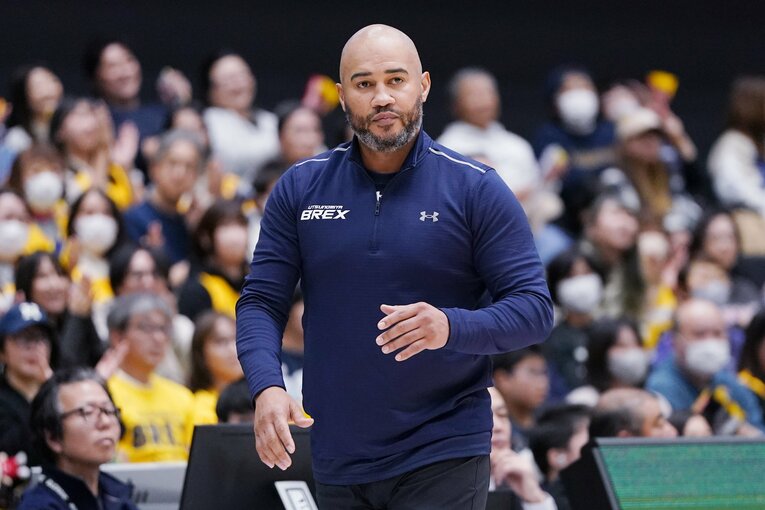 2月に急逝した宇都宮のブラスウェルHC　©AFLO