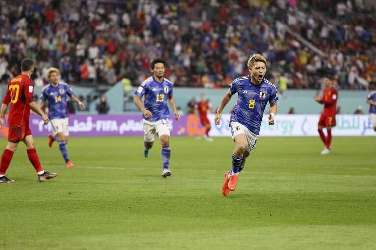 堂安律の同点ゴール連続写真（8枚目／全12枚）©Kaoru Watanabe/JMPA