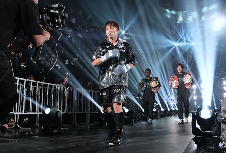 引き締まった表情で入場する井上尚弥。2024年9月3日、有明アリーナ　©Naoki Fukuda