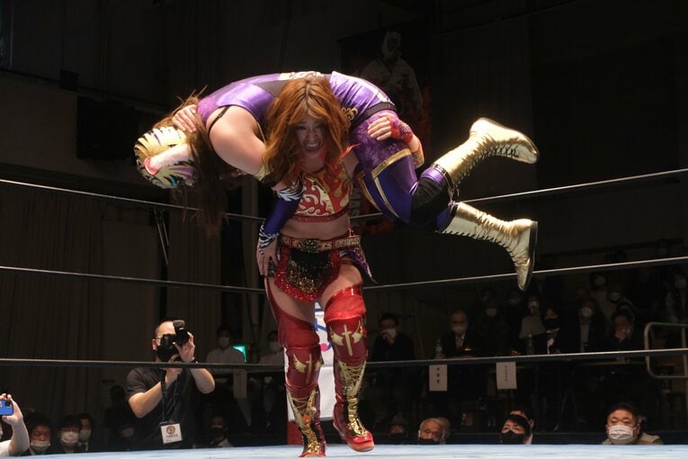 試合後“初肉声”は「悔しい」 タイガー・クイーンが6連勝も“必殺技なし”の大苦戦…好敵手たちとの“再戦”が今後のカギに？(15)