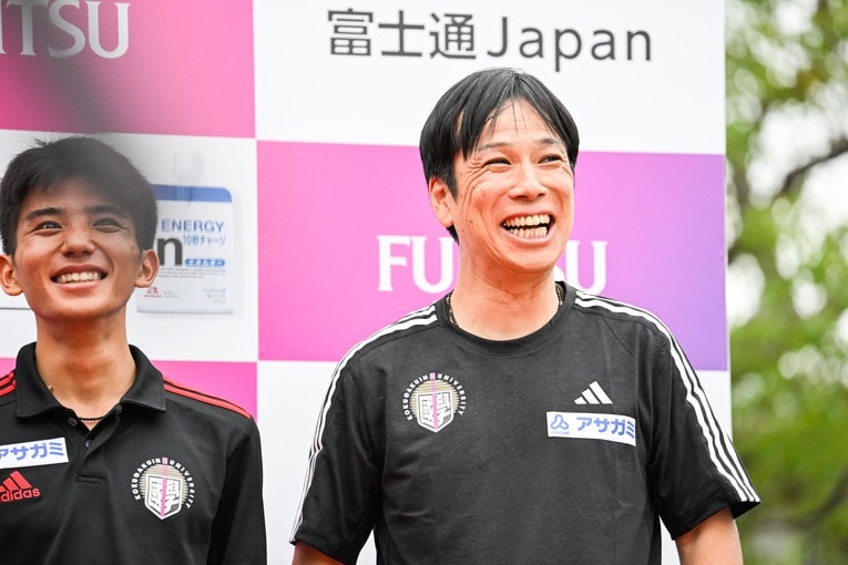 会心の笑みを浮かべた前田監督　©Nanae Suzuki
