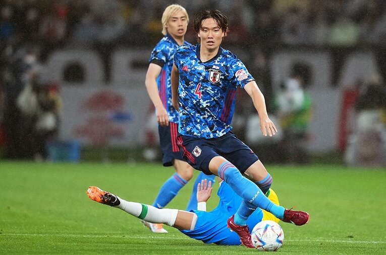 たくましさを増した板倉の守備（クリック、スワイプするとネイマールとのマッチアップやシャルケ時代などがご覧になれます）©JMPA