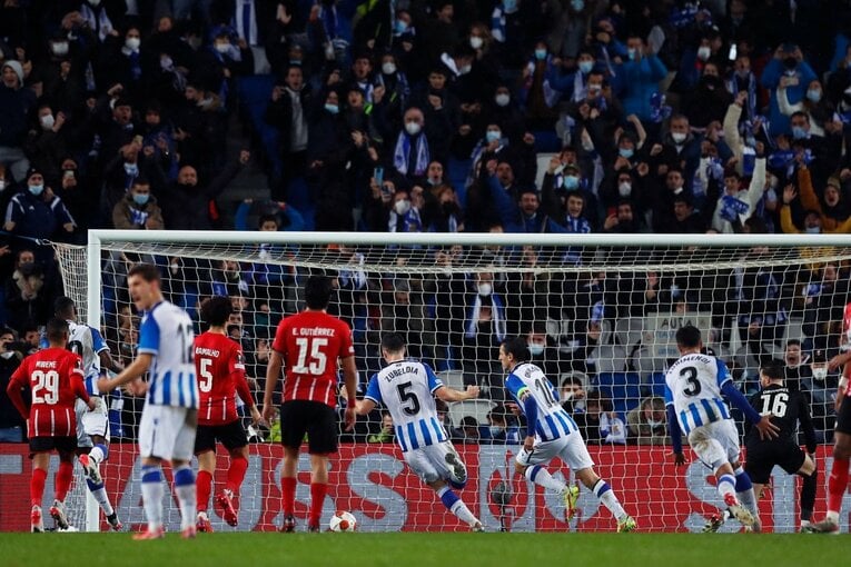 堂安律がPSVで得つつある信頼… 懐かしの“香川真司の元相棒”ゲッツェ、“89億円の価値”スペイン代表MFを撮って気づいたこと(24)