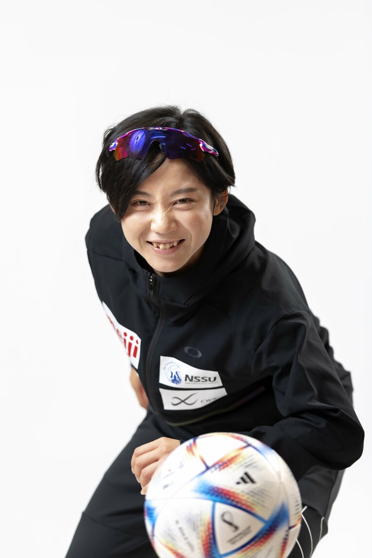 中学生になるまで続けたサッカーは、フィジカルの向上だけでなく、人生にも活かされているという　©Takuya Sugiyama