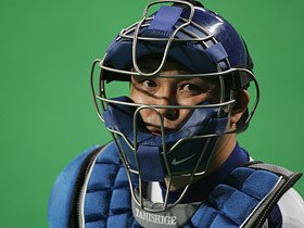 中日の進撃を支える谷繁元信、ベテランの味。 - プロ野球 - Number Web