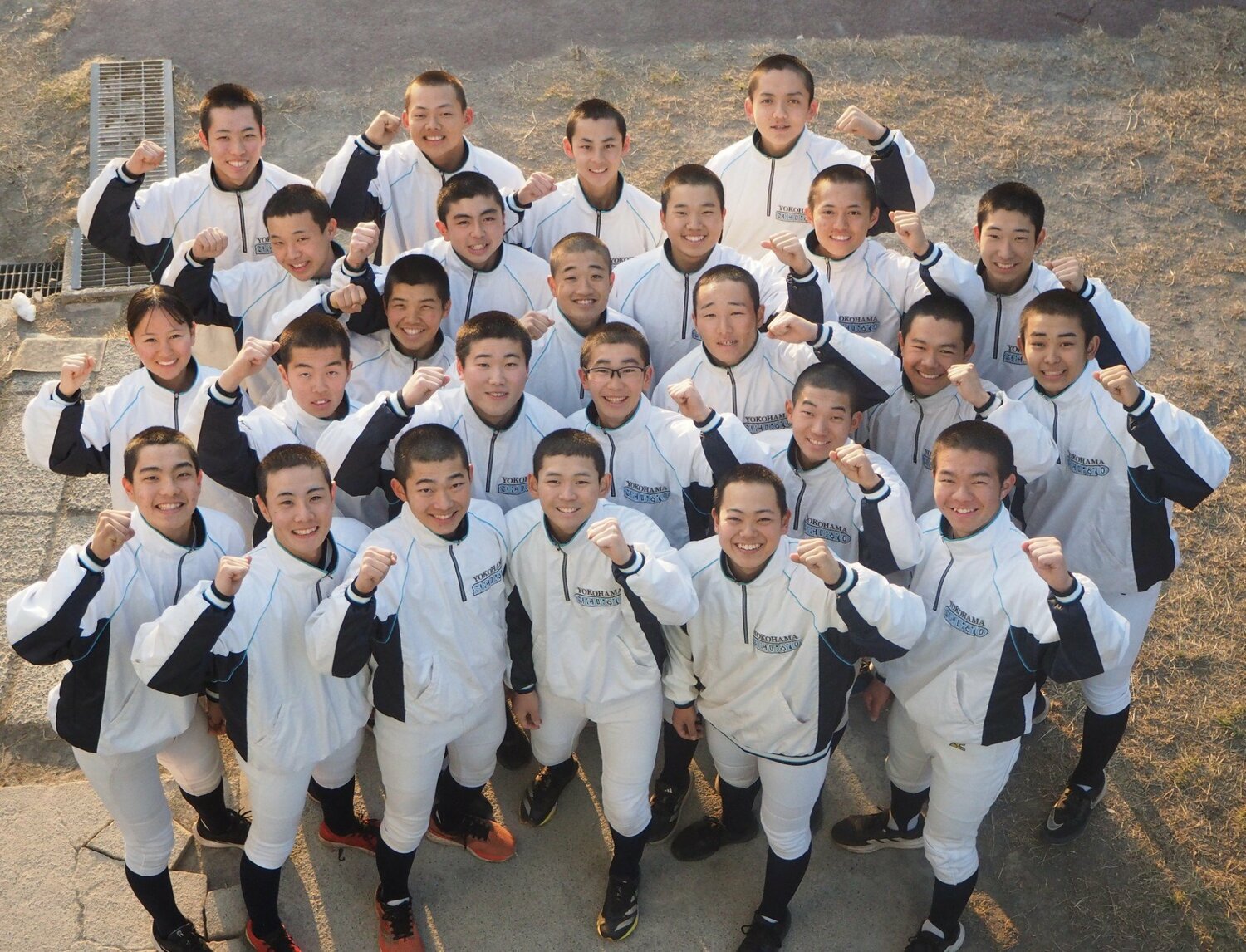 21世紀枠での出場となった神奈川・横浜清陵ナイン。初戦で強豪・広島商に敗れた　©JIJI PRESS