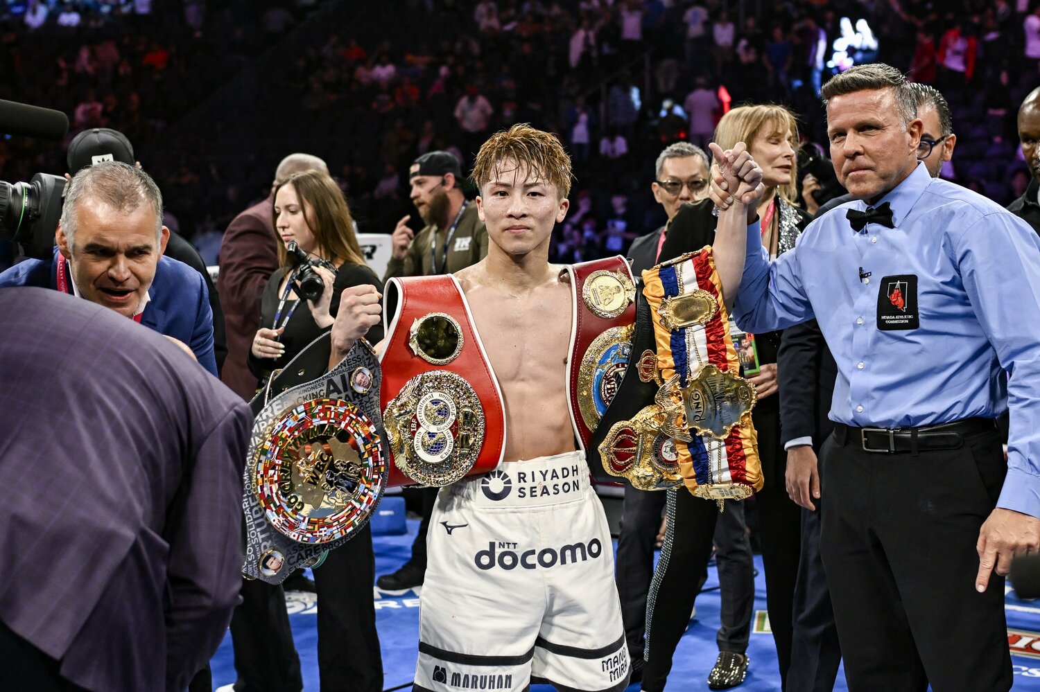 ダウンを喫しながらもカルデナスを一蹴した井上　©Hiroaki Yamaguchi