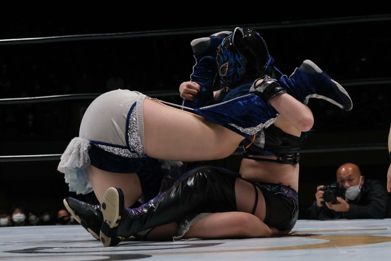 丸め込み合戦などスピーディでテクニカルな展開が見られるハイスピード戦。キッド、コグマ、AZM全員が得意なスタイルだ