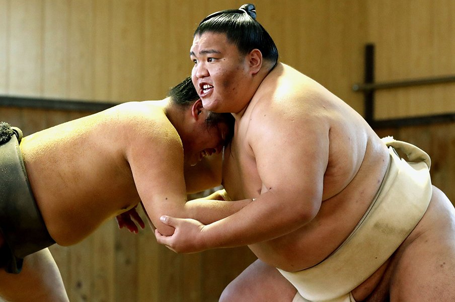 大相撲・九州場所はココが必見！注目の御嶽海、若手3人、そして……。＜Number Web＞ photograph by Kyodo News