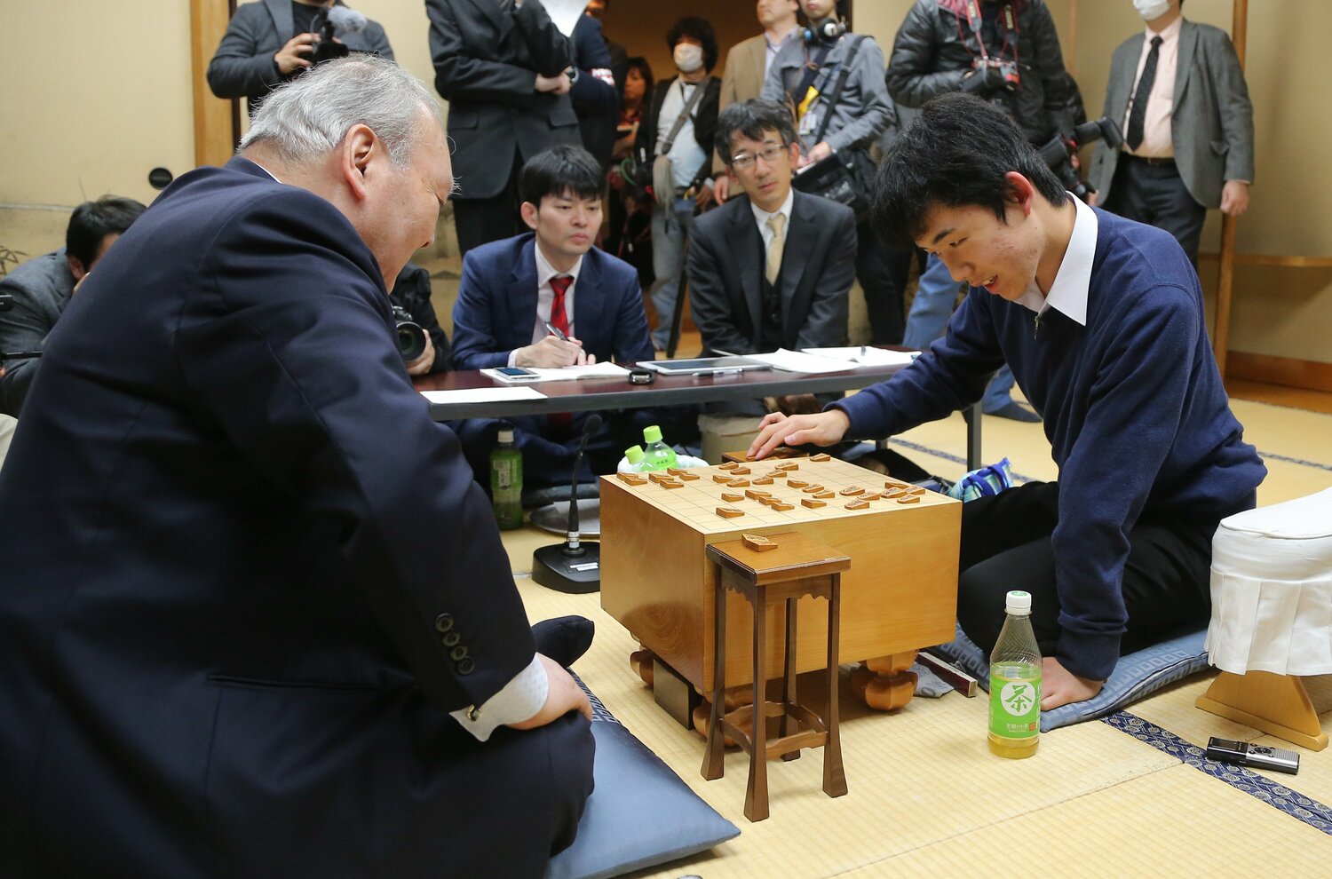 最初で最後の「加藤-藤井」の対局 ©JIJI PRESS