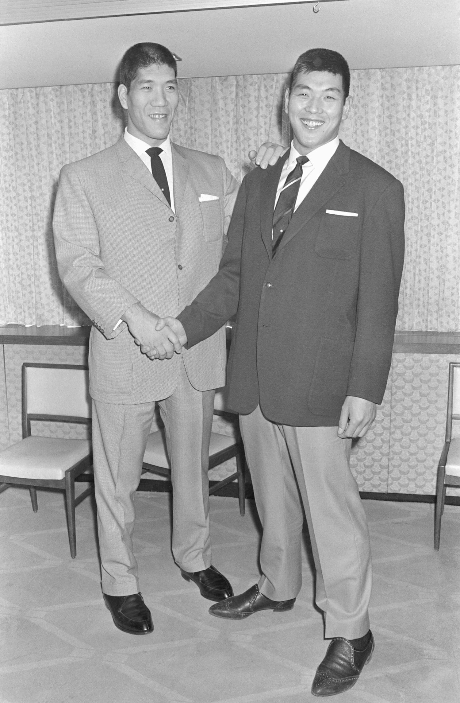 ジャイアント馬場にも見劣りしない体格の坂口征二 ©JIJI PRESS