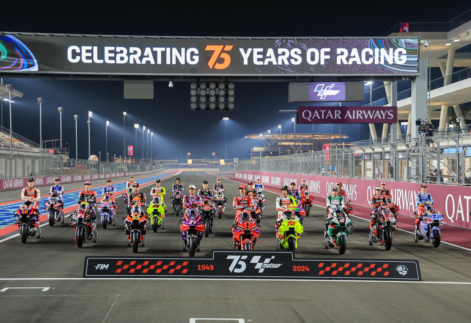 MotoGPは前身のWGP時代を含めると今年で75周年を迎えた。セレモニーの中心にマルケスが戻る日は来るのか ©Satoshi Endo