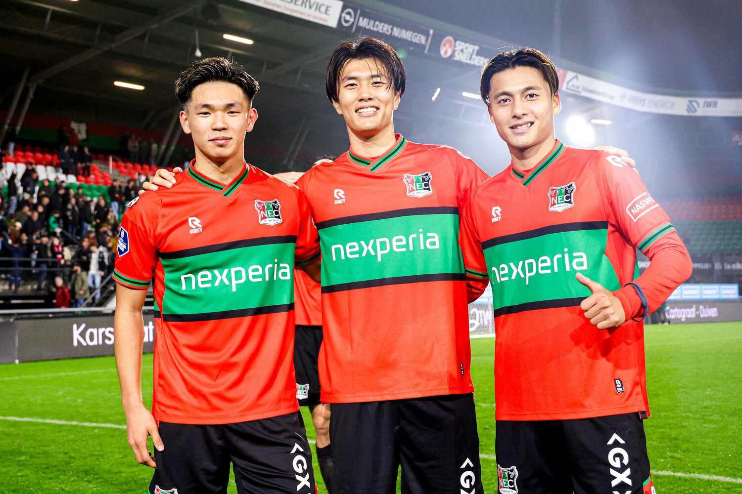 2024年10月、NECに集った（左から）塩貝、小川航基、佐野航大　©Getty Images