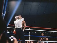 あのパッキャオが失神した衝撃KO。2010年代最高のファイトと疑惑