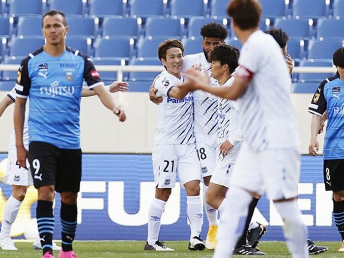 なぜ「4-3-3」で戦い切らなかったのか？…川崎戦で見えた「ガンバが優勝するためにやるべき」1つのこと＜Number Web＞ photograph by KYODO
