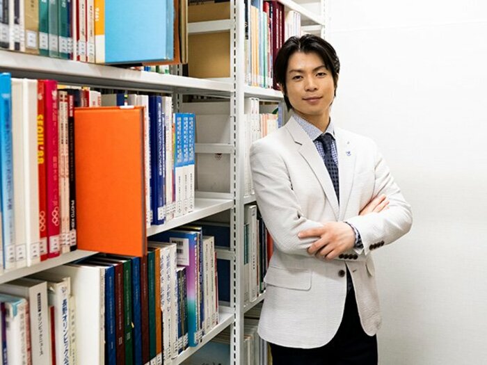 「スーツの時はだいたいペーズリー柄のネクタイで遊んでいます」町田樹が明かす衣装へのこだわり「フィギュアスケートのベスト3を挙げるとしたら…」＜Number Web＞ photograph by Asami Enomoto