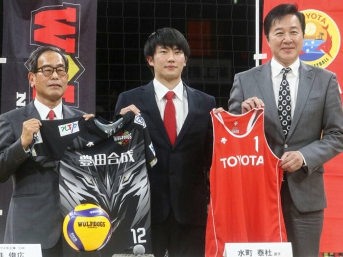 「ずっとビーチをやりたかった」学生バレーのスター選手が前人未到の挑戦…早大・水町泰杜(22歳)“五輪”よりも二刀流〈高橋藍と同世代〉<Number Web> photograph by KYODO