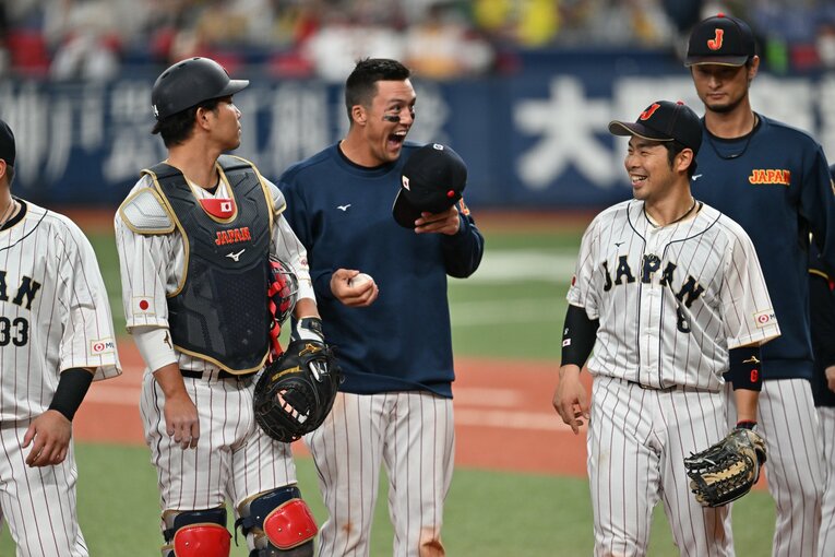 阪神戦での近藤、ヌートバー　©Naoya Sanuki