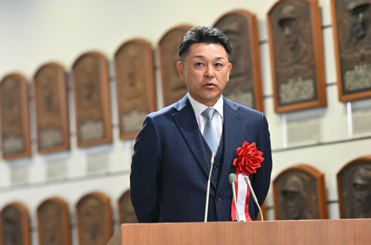野球殿堂入り、通知式で挨拶する谷繁氏 ／ photograph by JIJI PRESS