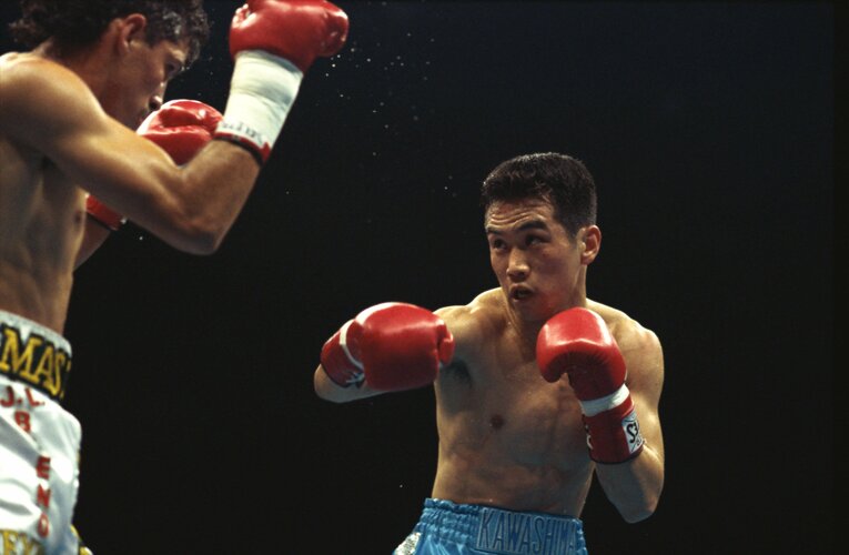 ホセ・ルイス・ブエノに判定で勝利し、世界ベルトを手に入れた川島　©Mikio Nakai/AFLO