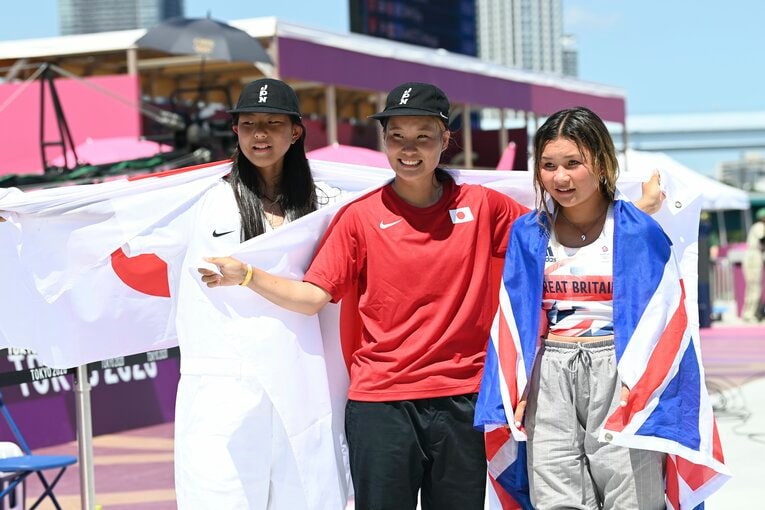 東京五輪での四十住と開　©Asami Enomoto/JMPA