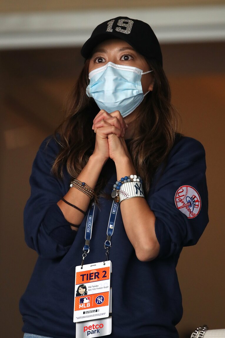 レイズ戦を見守る妻・里田まい　©Getty Images