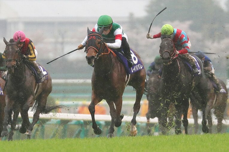 今年の大阪杯では、コントレイル、グランアレグリアをおさえて優勝を果たしたレイパパレ ／ photograph by JIJI PRESS