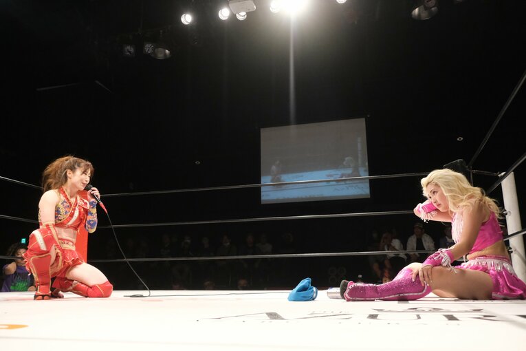 “闘うバービー人形”の急成長…見た目は派手でも練習熱心、Chi Chiをベテラン選手も絶賛「いきなり髪の毛掴んできたからね（笑）」(70)