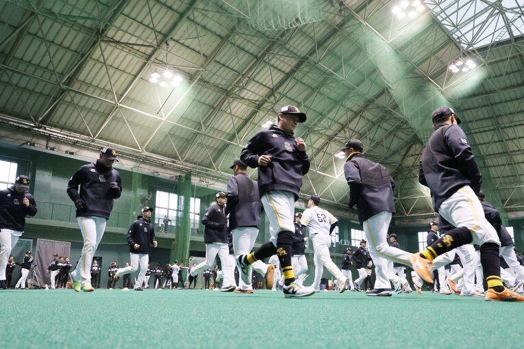 ソフトバンクほど多くの選手を抱えると、実戦機会を与える環境の充実が必須になる　©JIJI PRESS