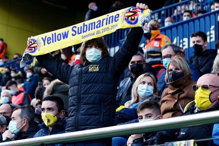 久保建英がエメリ戦術にハメられた？ “代表前の古巣ビジャレアル戦”撮影カメラマンが見た苦闘の要因〈少年ファンはユニをおねだり〉(11)