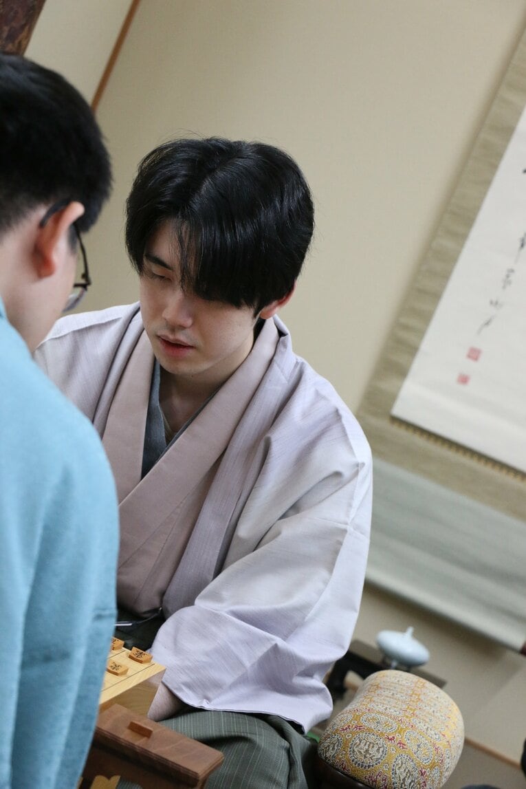 王将戦第5局、激選後の2人の様子（写真は右に続きます）　©Shintaro Okawa