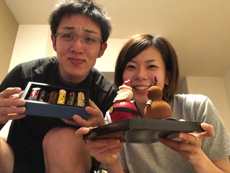 「恥ずかしい」と言いながらも、プライベート写真を提供してくれた藤井夫妻。互いを尊重しながら新生活を楽しんでいる