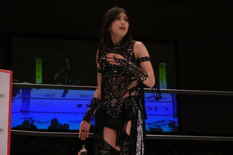 無料中継でも話題を集めた上谷沙弥vsAZM（9月27日）　©Norihiro Hashimoto