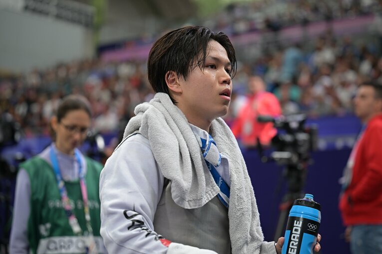 男子フルーレ個人2回戦、飯村一輝vs.アラエルディン・アブエルカセム　©Takuya Kaneko/JMPA