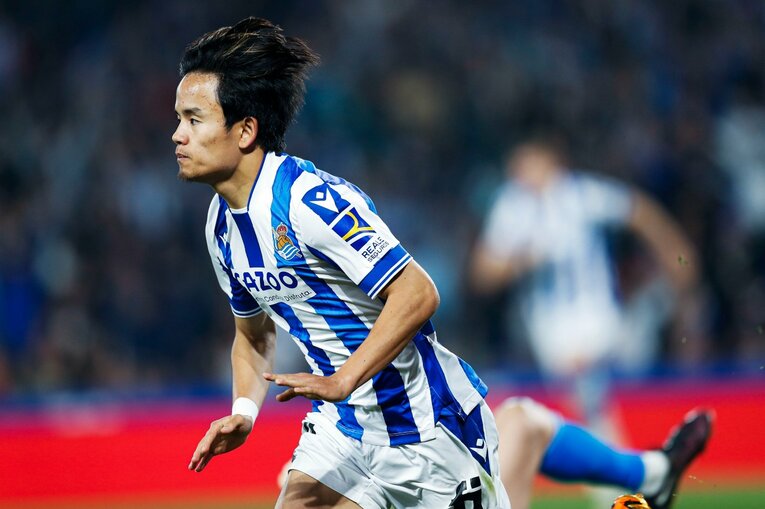 「久保建英がスペイン紙の一面に！」子供サポ「タケが決めるよ」予言通りマドリーを圧倒“ソシエダの熱狂”は翌日も…カメラマンは見た(25)