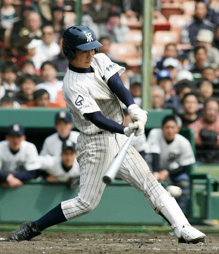 大阪桐蔭戦で適時打を放った町田　©JIJI PRESS