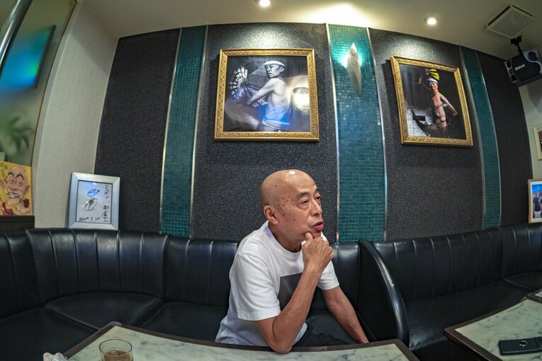 取材は熊本にある『らっきょの小部屋Ⅱ』で行われた　©Takuya Sugiyama