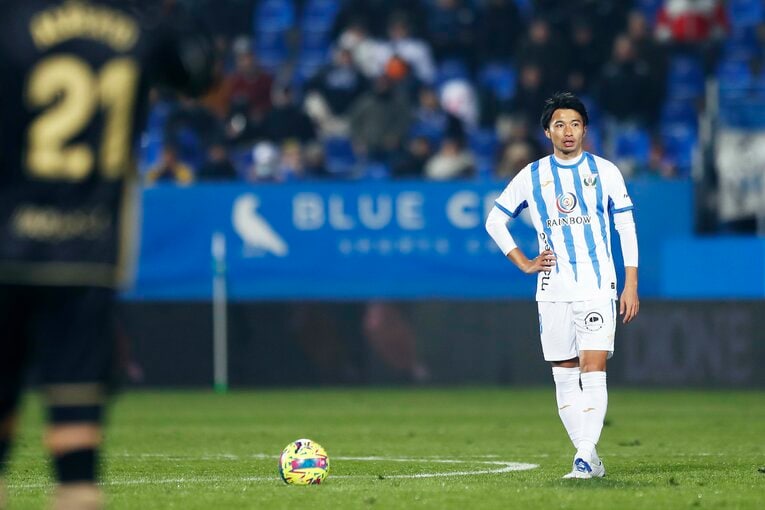 「W杯出番なし」からのリスタート…柴崎岳は今、スペイン2部でどうなっている？“思いを内に秘めたはず”30歳の今を撮った(28)