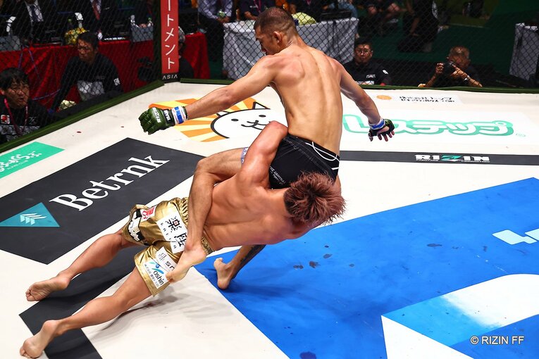 『RIZIN LANDMARK 6』佐藤将光vs.太田忍　©RIZIN FF